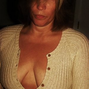 Marre de la routine le midi? Laura - rencontre-MILF-Avignon