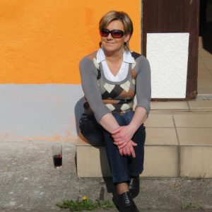 Au soleil des grillons ou en ligne? Lou - rencontre-Cougar-Cergy